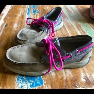 Girls’ Sperry Topsiders with glitter and pink detail.